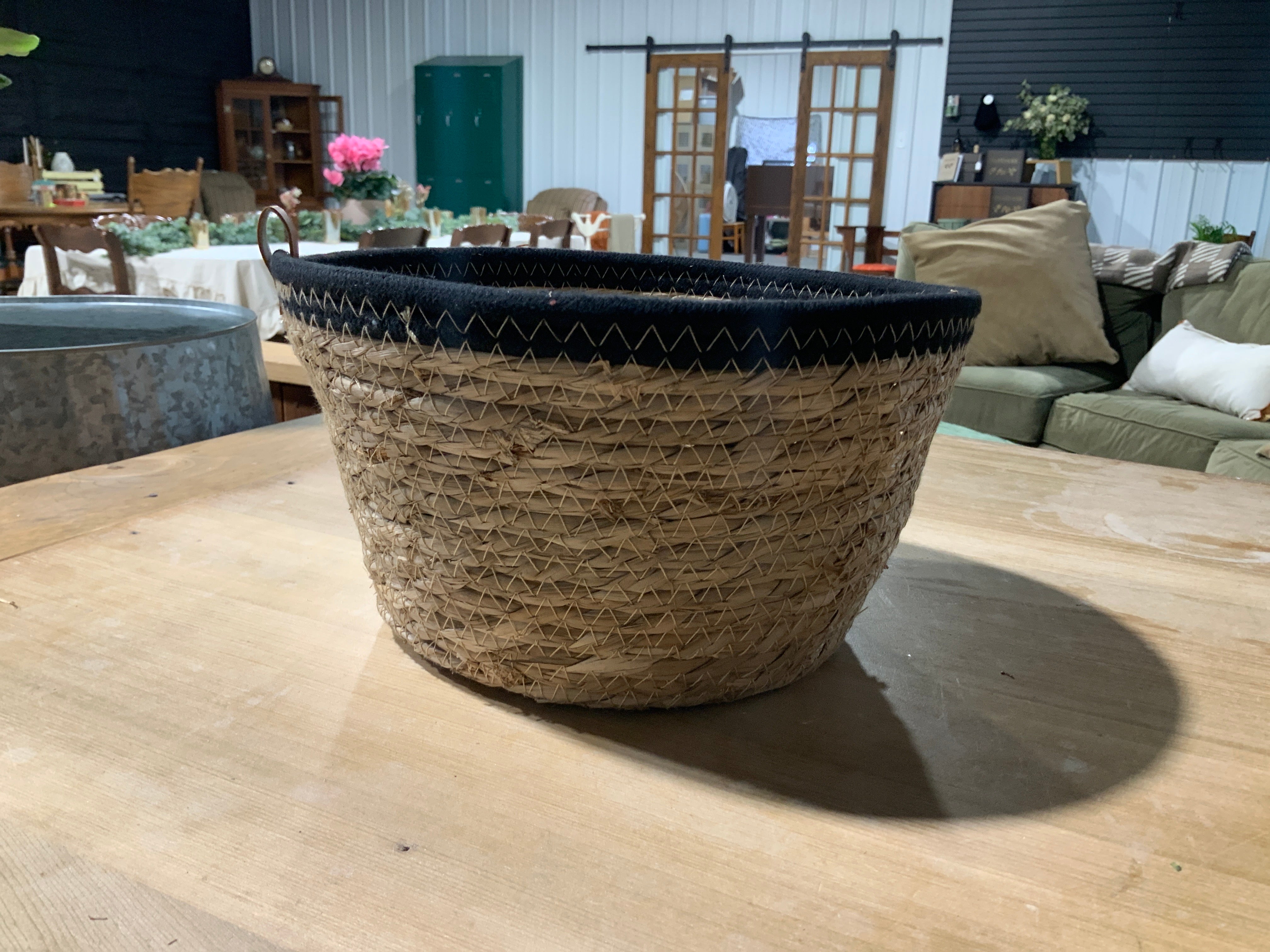 Round grass basket