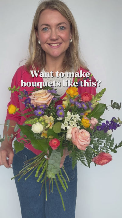 Alyssa holding a garden-inspired hand-tied bouquet in the online workshop preview